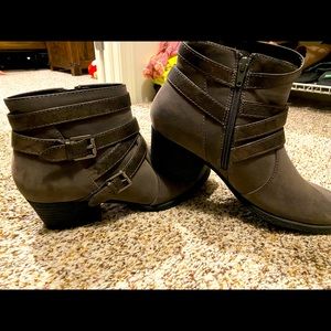 Woman’s short boots